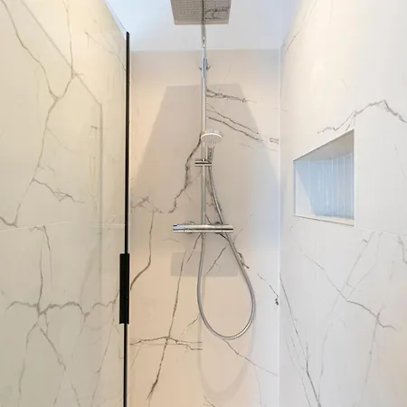 Apartment Historique Dior Granville